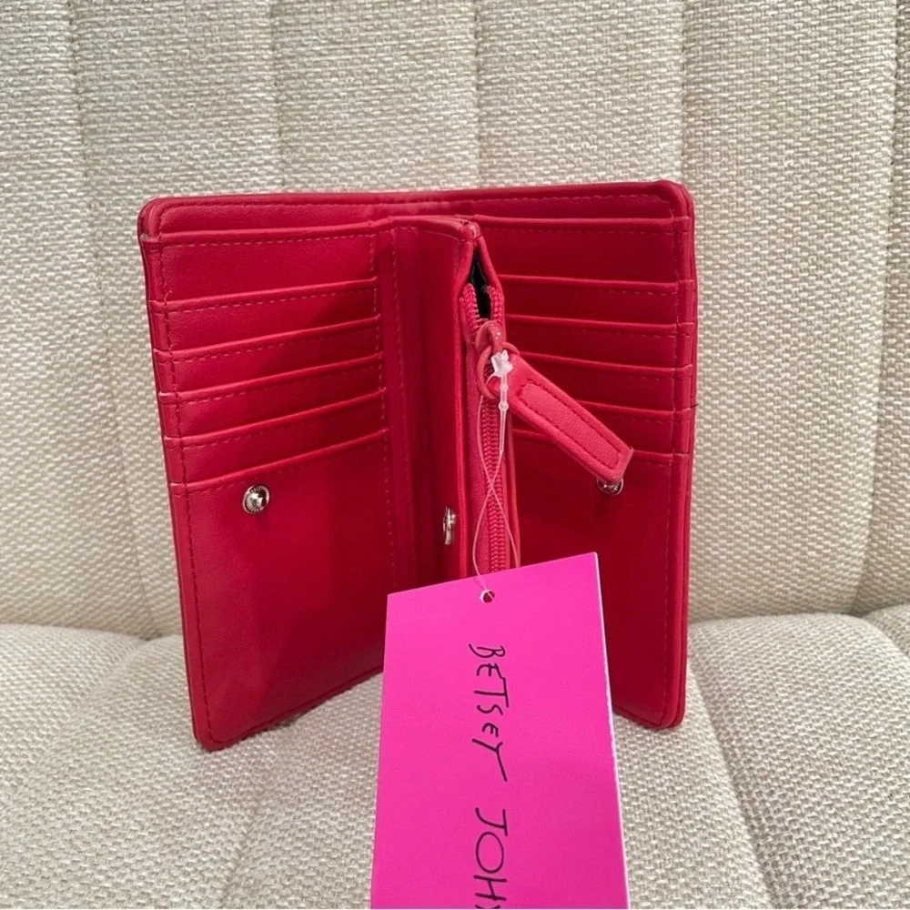 NEW Betsey Johnson Bifold Wallet Women Embossed Heart‎ Snap Zipper Closure